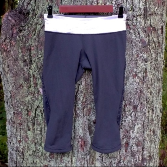 LULULEMON ATHLETICA Cropped Leggings Blk+Grey - Picture 1 of 6